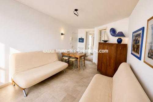 Image 1 : 3-room beachfront apartment with sea view