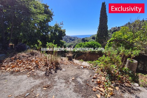 Building land of 250m² zone ud located in saint - agnès.
