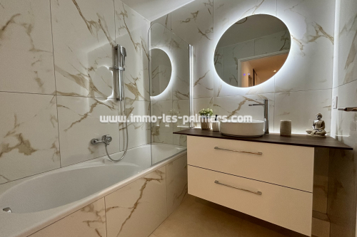 Image 2 : Renovated 3-room apartment in Menton Borrigo