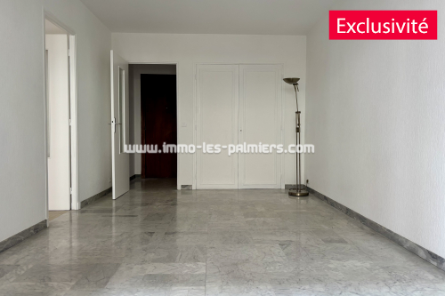 Image 2 : Studio centre-ville de Carnolès avec véranda