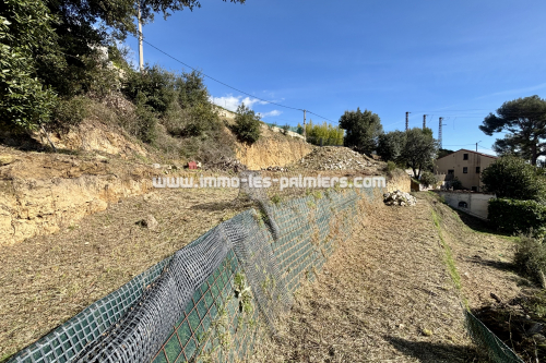 Image 1 : Terrain constructible avec permis accordé à Sainte-Agnès